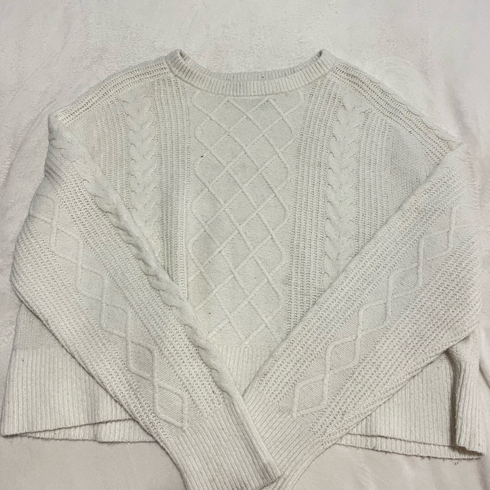 Classic Cable Knit Crewneck Sweater - White
